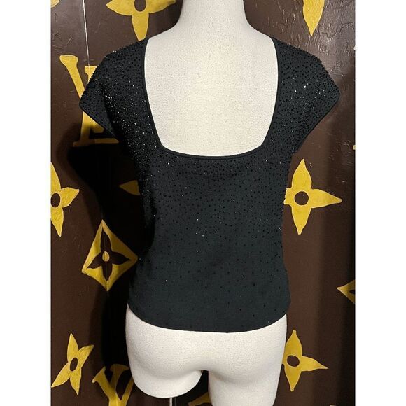Sexy Burns Brand Short Sleeve Beaded Silk Sweater Size Medium - Picture 2 of 3